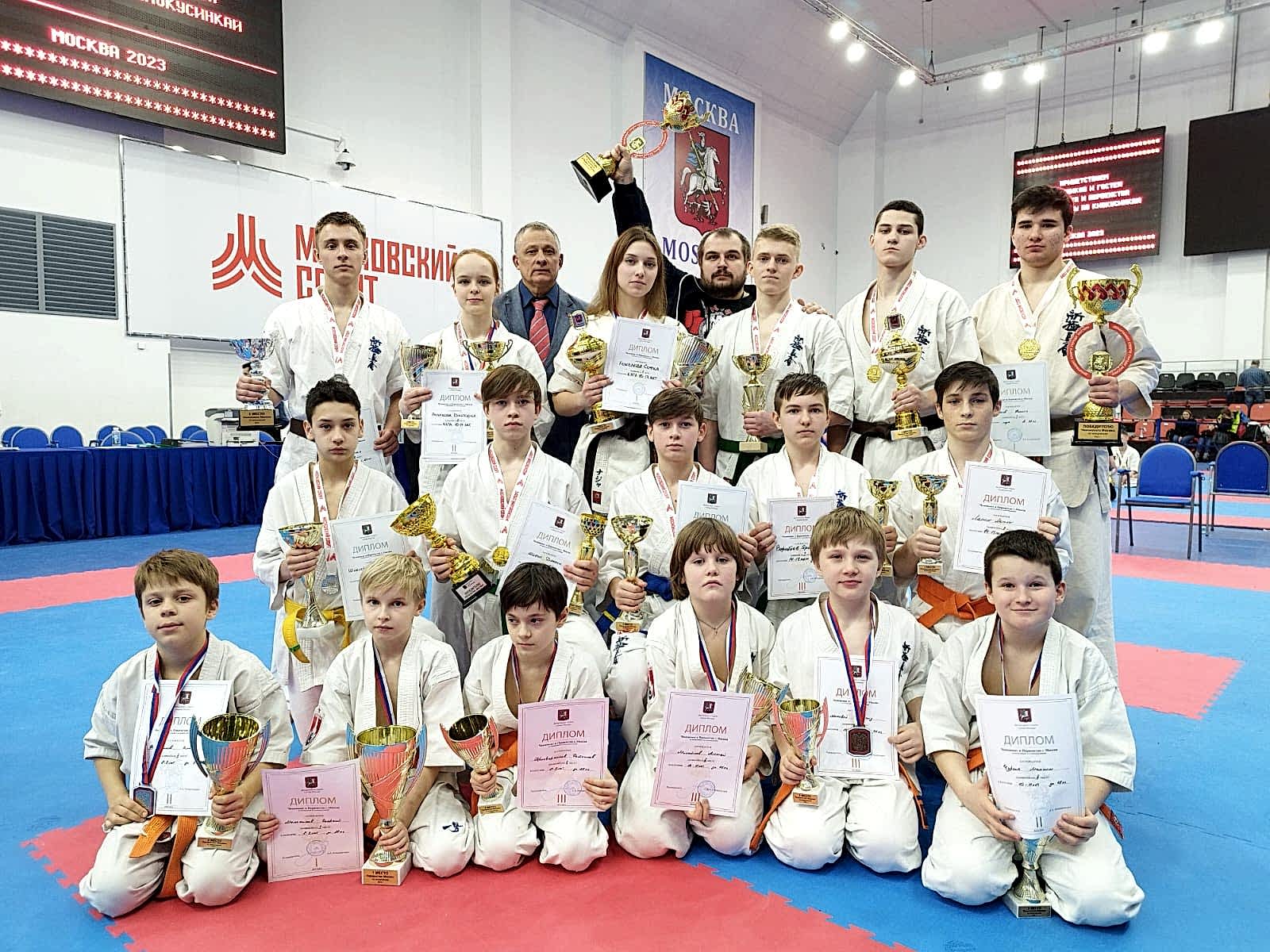 Чемпионат и Первенство Алматы по киокусинкай прошли в МЦБИ в выходные.